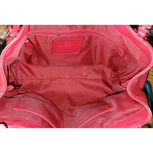 Red Coach Edie 28 shoulder bag. - Picture 3 of 11